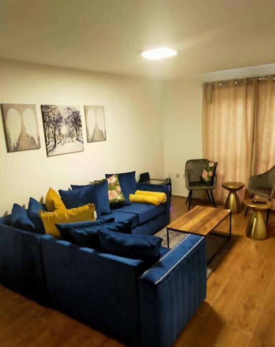 Impeccable 2-Bed House Διαμέρισμα Λονδίνο Εξωτερικό φωτογραφία