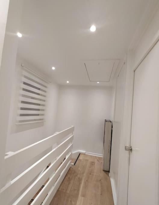 Impeccable 2-Bed House Διαμέρισμα Λονδίνο Εξωτερικό φωτογραφία