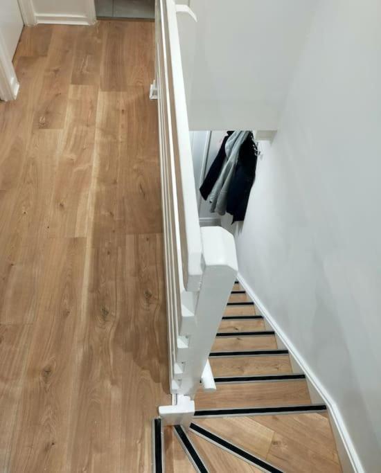 Impeccable 2-Bed House Διαμέρισμα Λονδίνο Εξωτερικό φωτογραφία