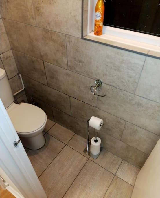 Impeccable 2-Bed House Διαμέρισμα Λονδίνο Εξωτερικό φωτογραφία